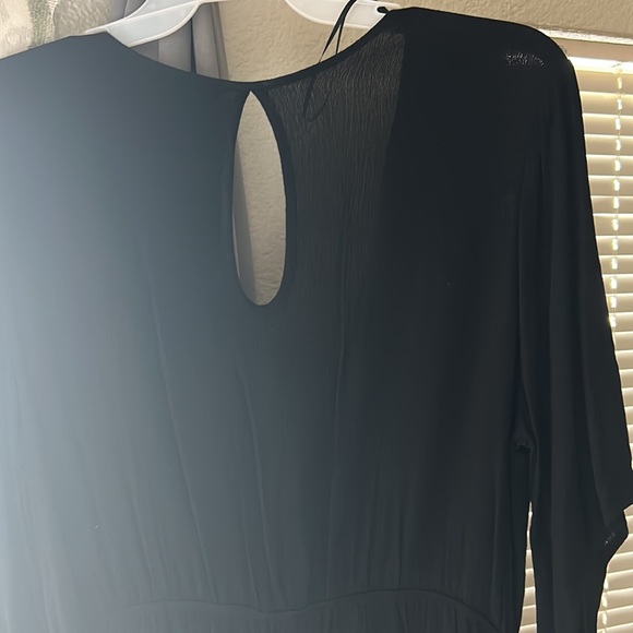 Fashion nova black low cut romper - Picture 2 of 2